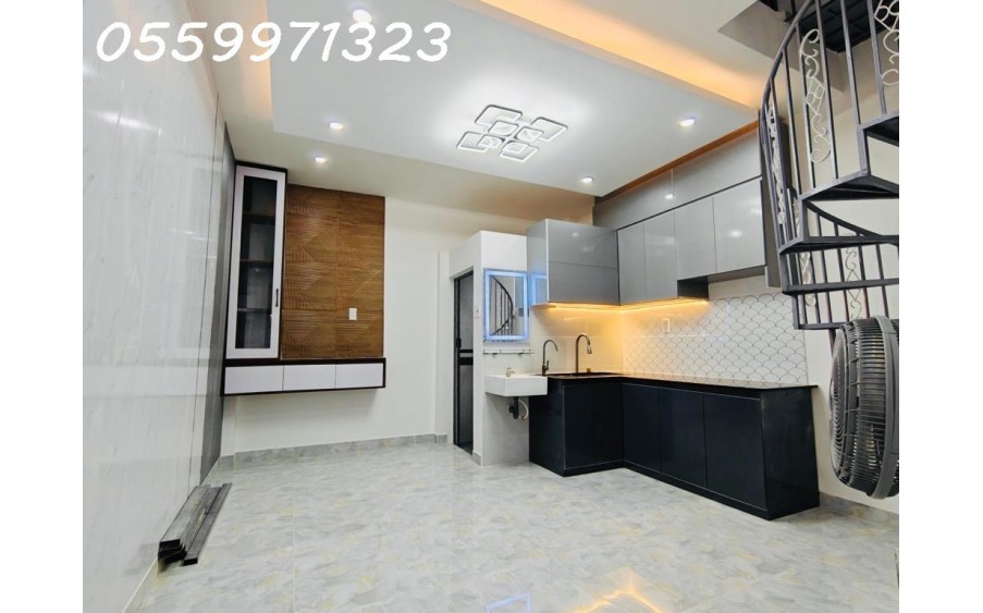 Nhà nhỏ đủ công năng - Hiếm nhất khu vực - kế bên chợ ẩm thực Phan Xích Long